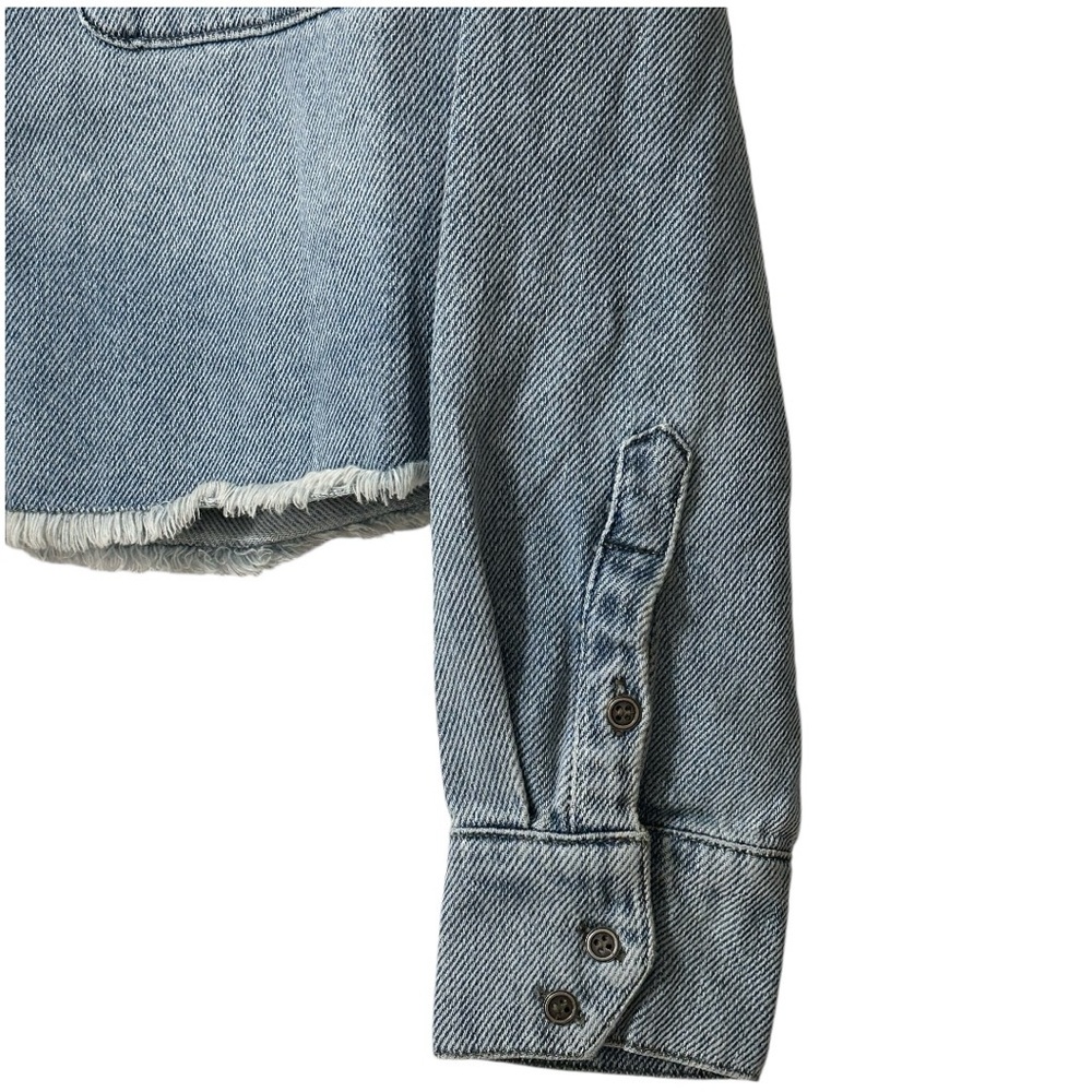 KUT from the Kloth NWT Stormi Raw Hem Medium Wash Crop Denim Shirt Jacket - Picture 12 of 14